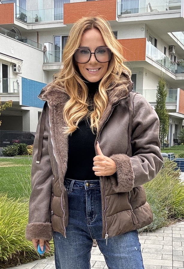 Cassandra kabát barna – Szőrmehatású béléssel készült női kabát – Innova Fashion